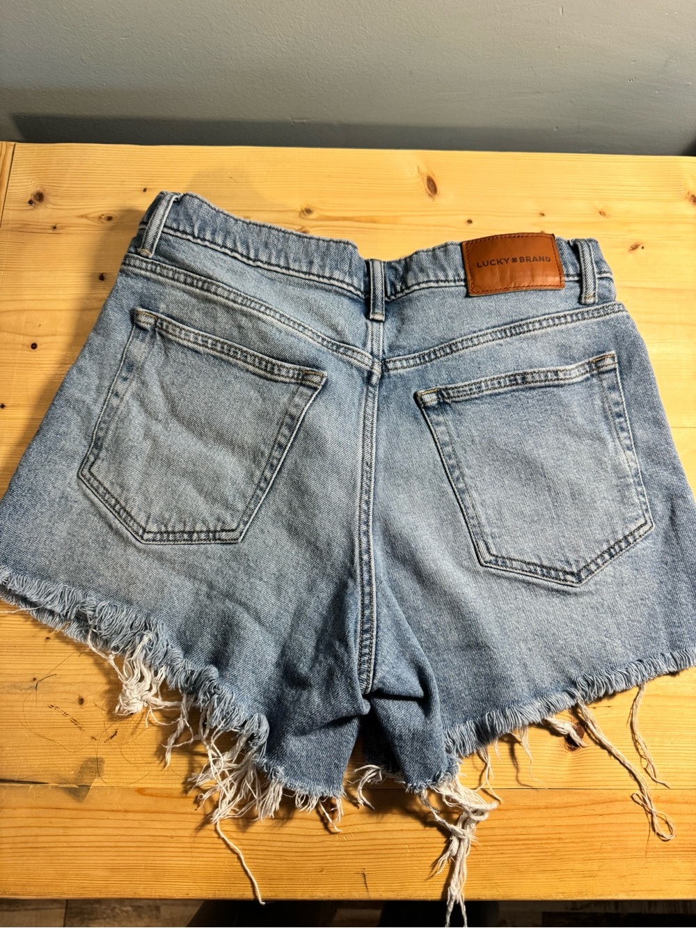 Lucky Brand Light Wash Frayed Denim Shorts - Picture 6 of 9
